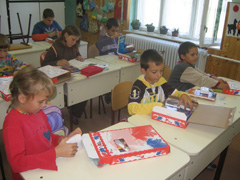 Gyermekjáték osztás rászoruló gyerekeknek Gyermekjáték osztás rászoruló gyerekeknek